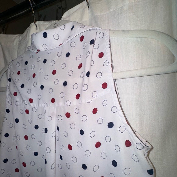 EXPRESS - SLIM MEDIUM - white polka dot button down top - Picture 4 of 4
